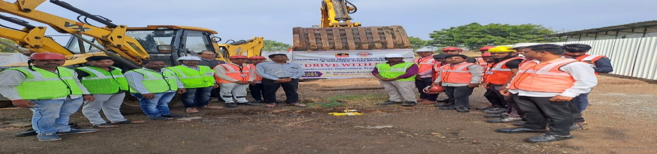 Savitribai Phule Mahila Ekatma Samaj Mandal(SPMESM) & Vatsalya Trust, Mumbai have commenced Earthmover Operator Training Program through the “Drive with Pride”